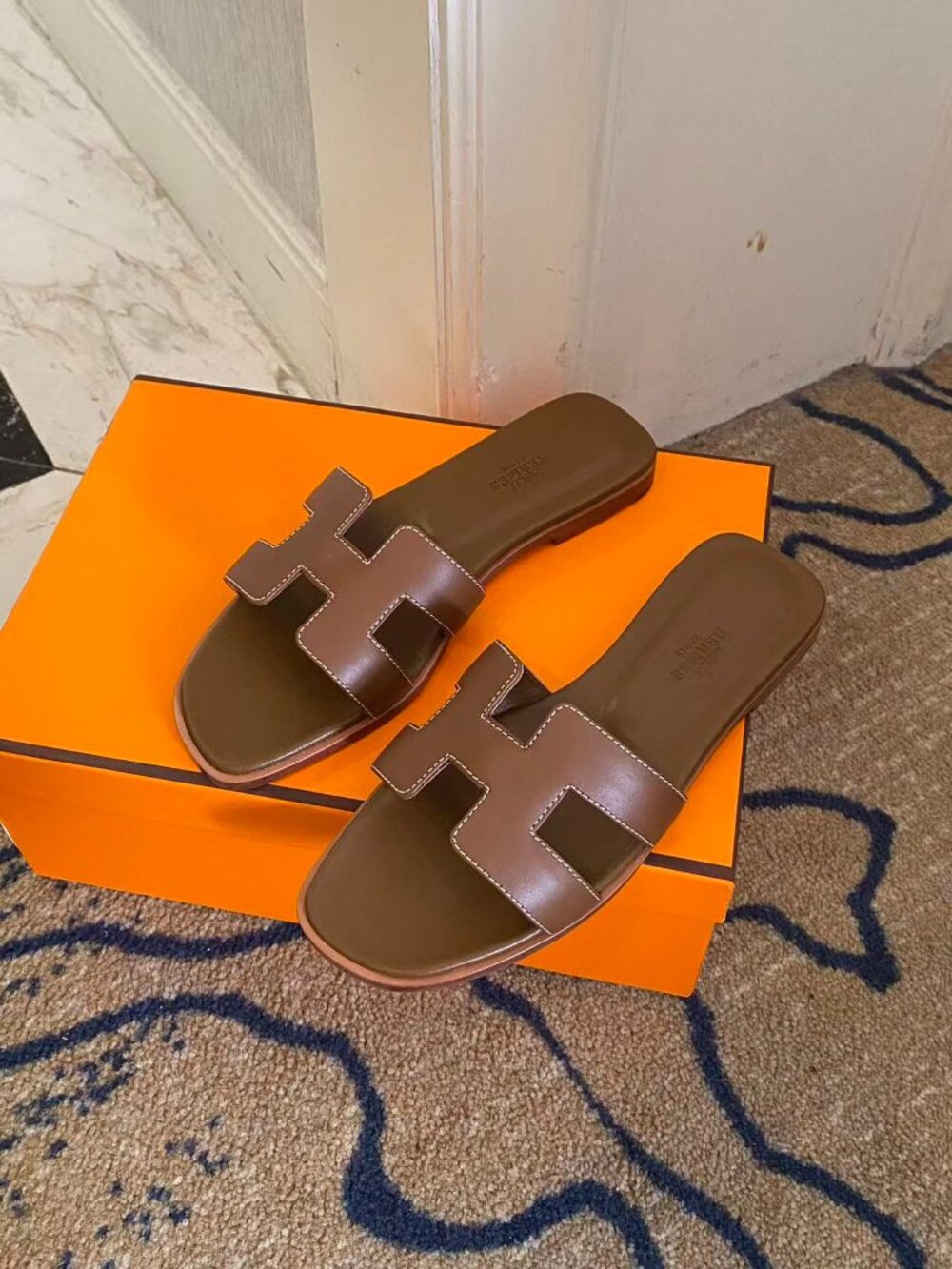Hermès Oran Brown Leather Sandals